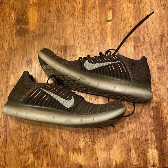 Nike flyknits - Picture 1 of 3